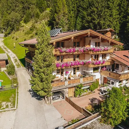 Gaestehaus Waldruh בית הארחה